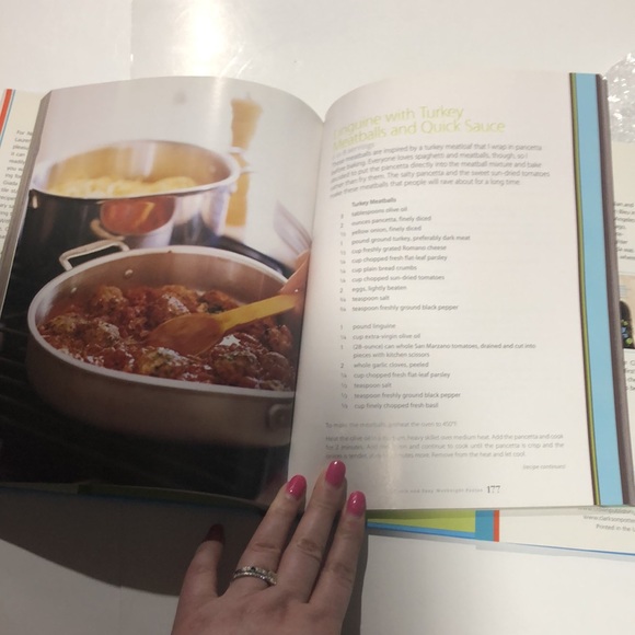 Everyday Pasta Giada De Laurentiis hardcover cookbook - Picture 4 of 4